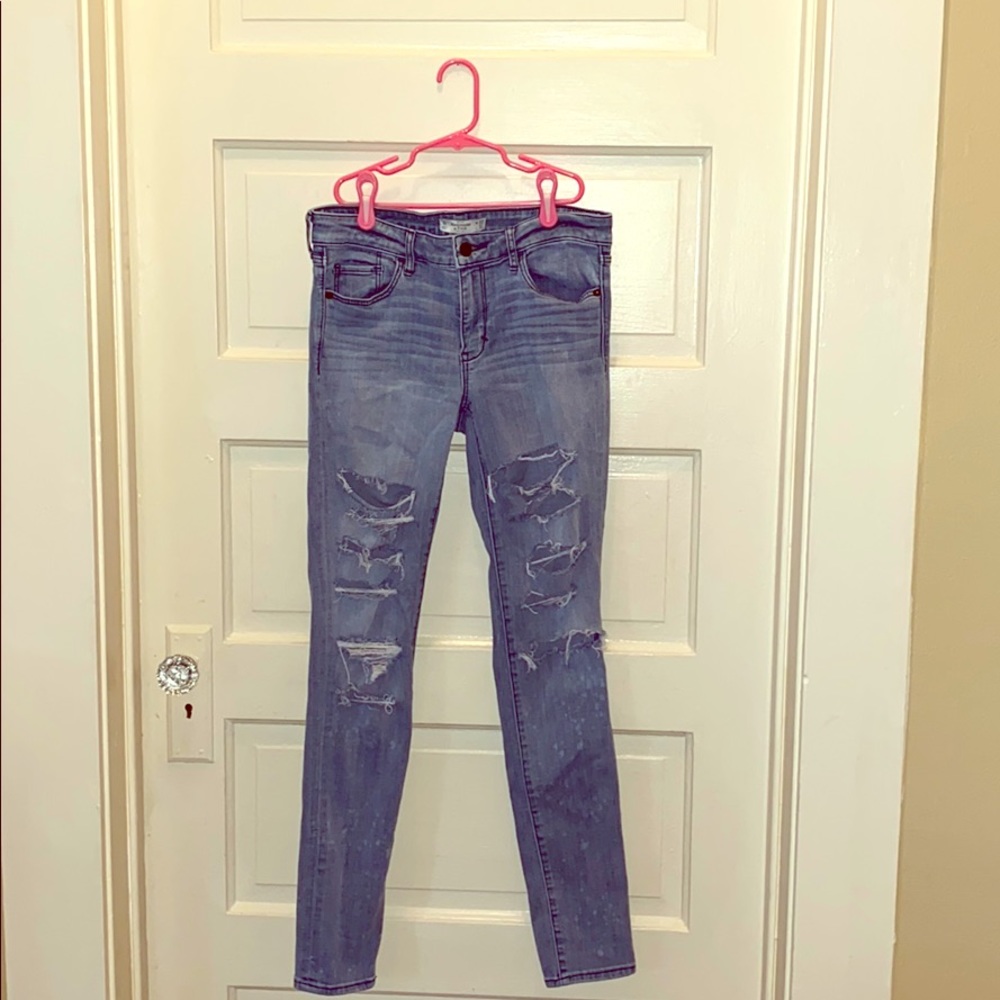 ABERCROMBIE RIPPED ORIGINAL SKINNY JEANS